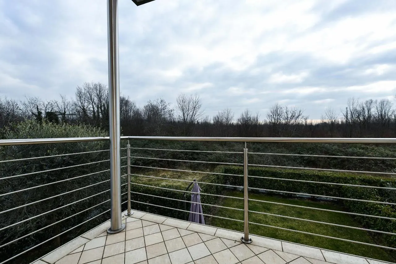 Borgo Gasparina Family Apartments Castelnuovo del Garda Italy